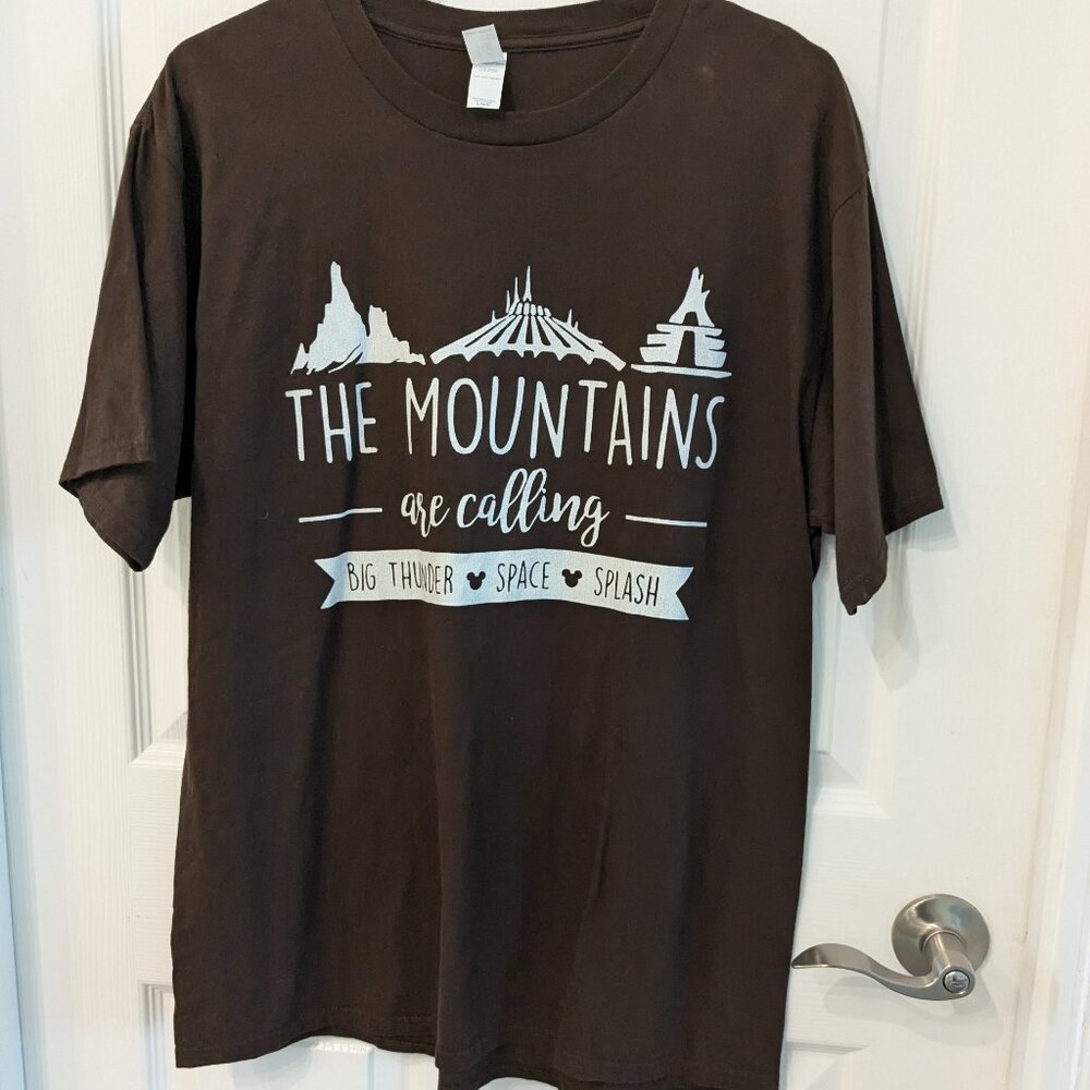 Disney The Mountains Are Calling Big Thunder Space Splash Graphic Tee Size Large